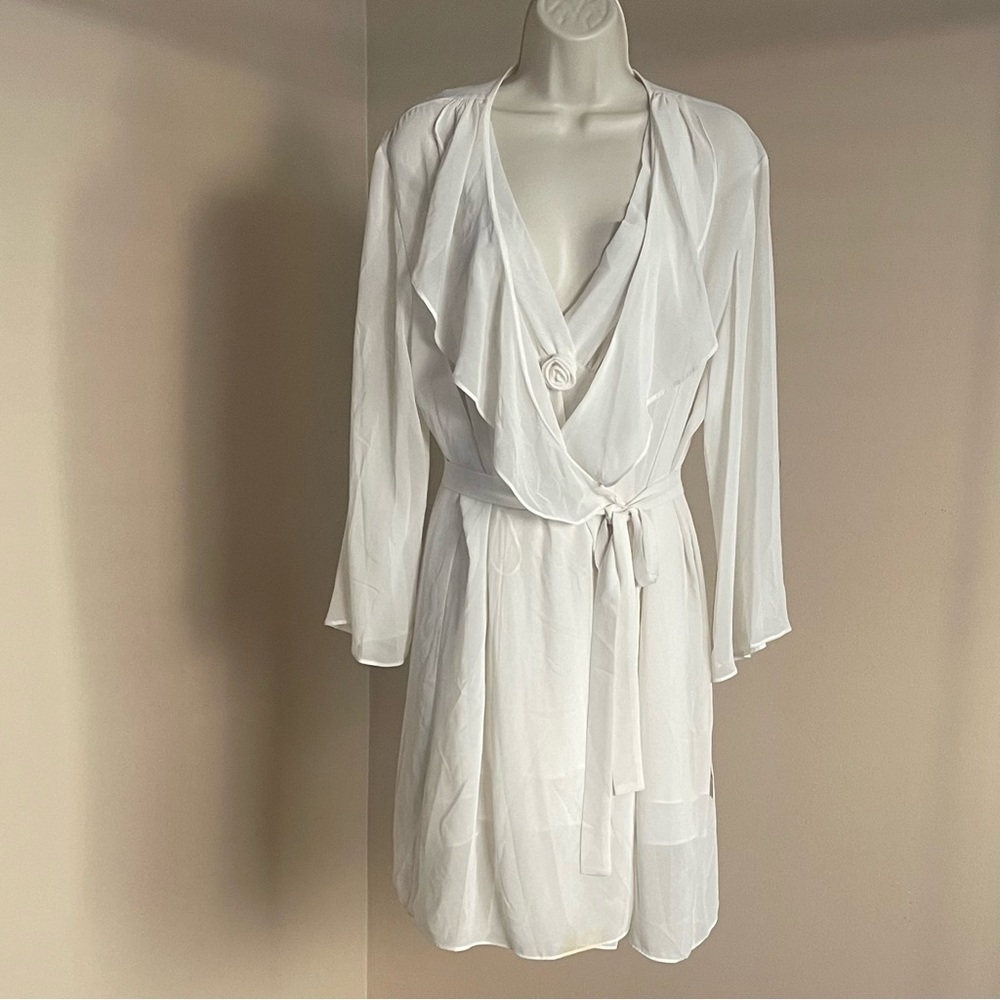 Oscar de la Renta Pink Label  Ivory Robe and Chemise Set
